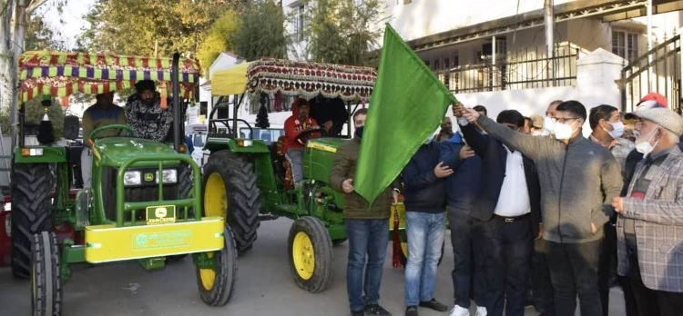 Good Governance Week: DC Rajouri hands over keys of 4 Tractors to farmers under SMAM scheme