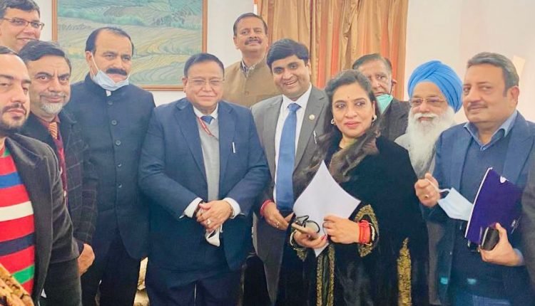 Chairman, PHD Chamber Of Commerce & Industry submit memorandum to NITI Aayog member in Jammu