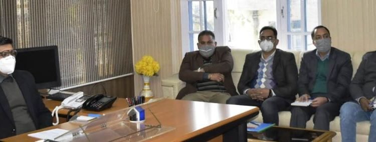 DDC Rajouri reviews progress on major road projects ; Asks for speedy surveys, disbursement of land compensation