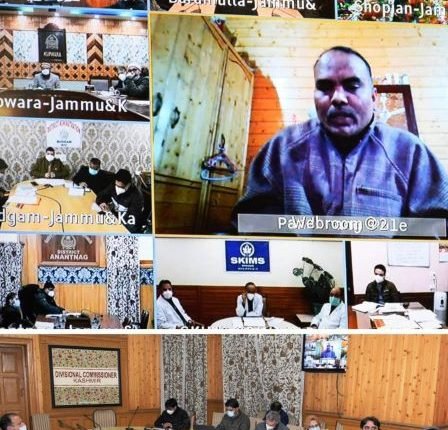 Amid surge in covid cases, Div Com Kashmir reviews preparation for containment of 3rd wave