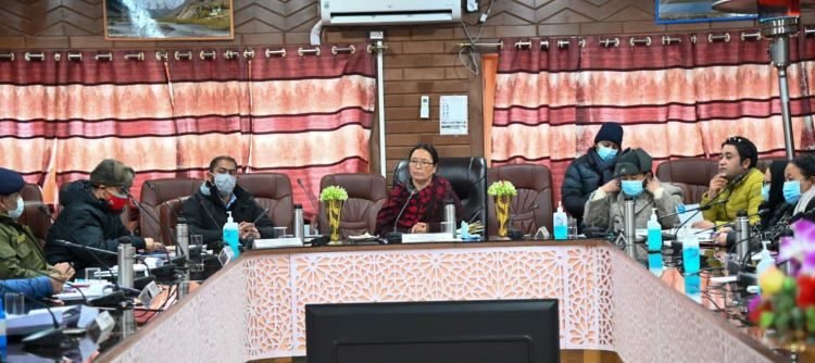 Member NCM chairs meeting in Kargil, calls for execution of minority welfare schemes