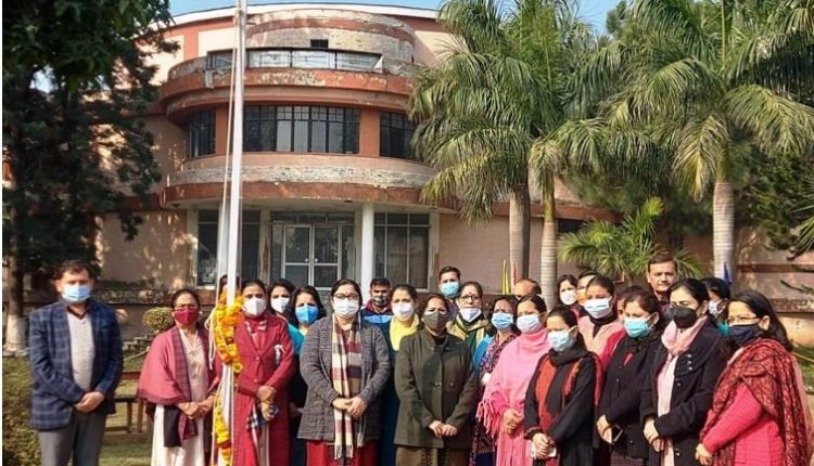 Educational Institutions, Govt deptts organise  flag hoisting, other activities to celebrate R-Day