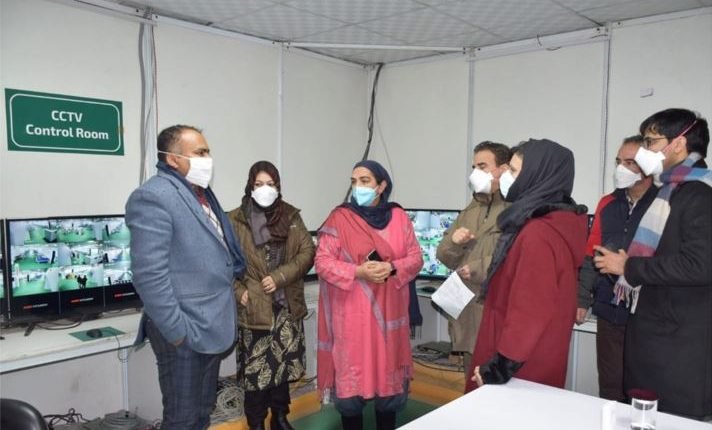 Div Com Kashmir visits Tertiary Health Care hospitals in Srinagar