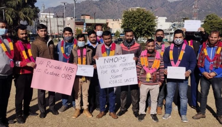 NMOPS J&K Unit Reasi organise meeting and raise burning issues of NPS employees