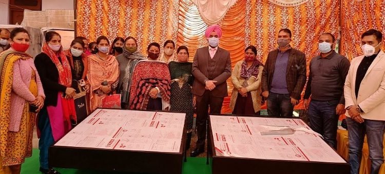 Reasi: Women farmers trained in operating solar dryers