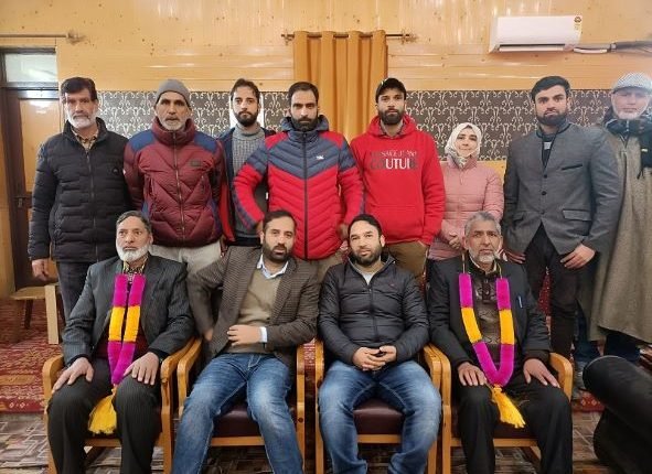 DIPR B'la Bids affectionate adieu to its retiring employees