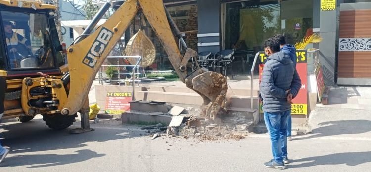 JMC conducts anti-encroachment drive in Rehari, Sarwal areas