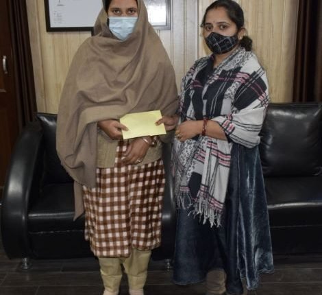 District Admin provides financial assistance to family of deceased driver under Red Cross Fund