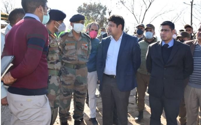 Div Com Jammu visits Sunderbani; reviews progress on NH 144A