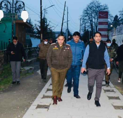 DC Srinagar, SSP cracks whip on Drug Peddling; raids conducted at dozen locations