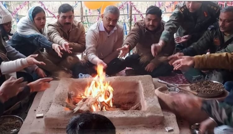 Mahashivratri: DC Poonch pays obeisance at Shiv Khori shrine