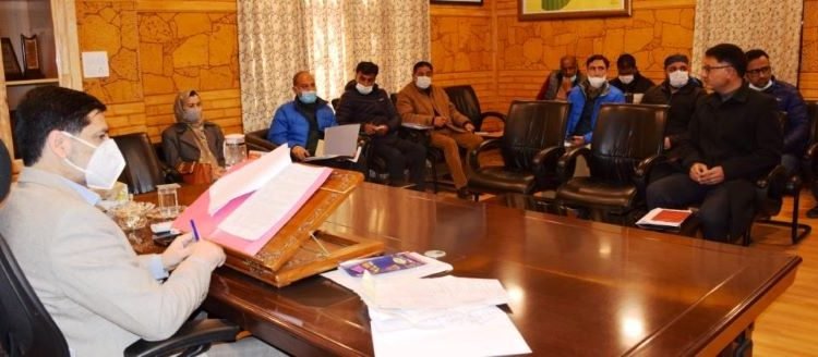 DC Budgam for rigorous enforcement of ban on single use plastic products