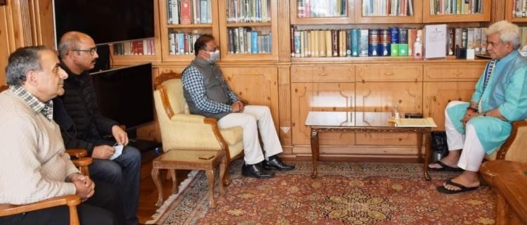 Director NIT Srinagar Prof. Rakesh Sehgal calls on Lt Governor