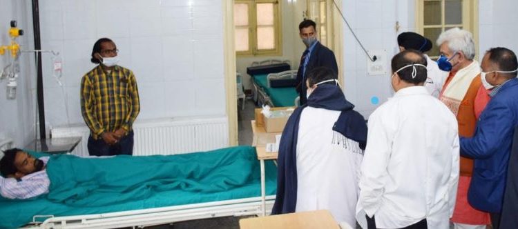 Lt Governor visits SMHS hospital; enquires about the condition of two labourers injured in recent terrorist attacks  