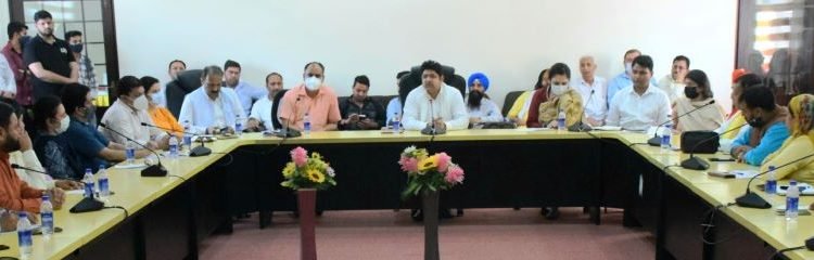 Dr. Raghav Langer discusses promotion of pilgrim tourism circuits with Religious & Social Organisations