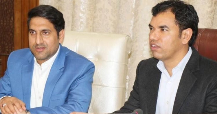 Comm Secy Revenue reviews distribution of Land Passbooks in Srinagar District