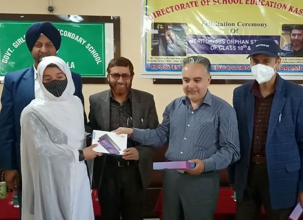 DSEK felicitates meritorious Orphan Students in Baramulla