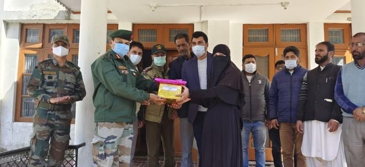 Army, Civil Administration organize career counseling, awareness tour for youth of Chhatroo village