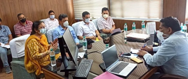 Pr. Sect. Mining Department discusses issues of mining and ask to expedite the pending cases of Environmental Clearances (ECs)