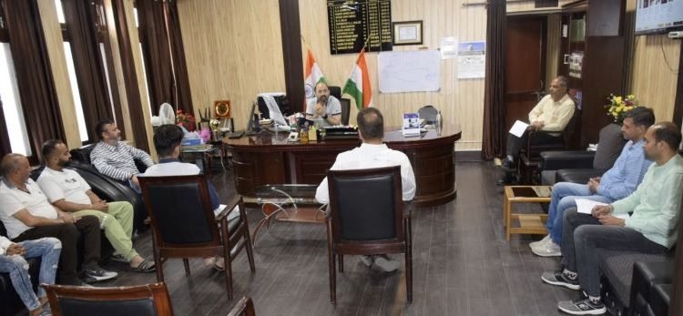 DC Ramban Mussarat Islam interacts with young entrepreneurs