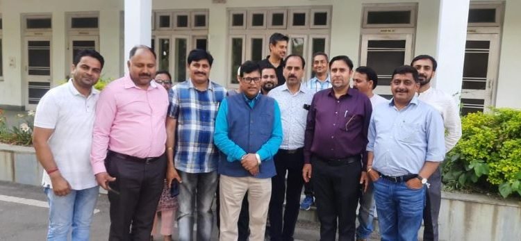 Principal Secretary SED visits Udhampur, reviews functioning of education sector