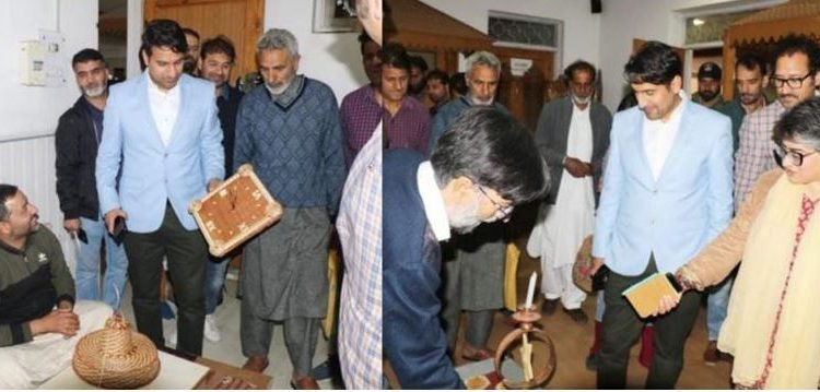 DC Srinagar visits Design Development Institute, Craft Museum