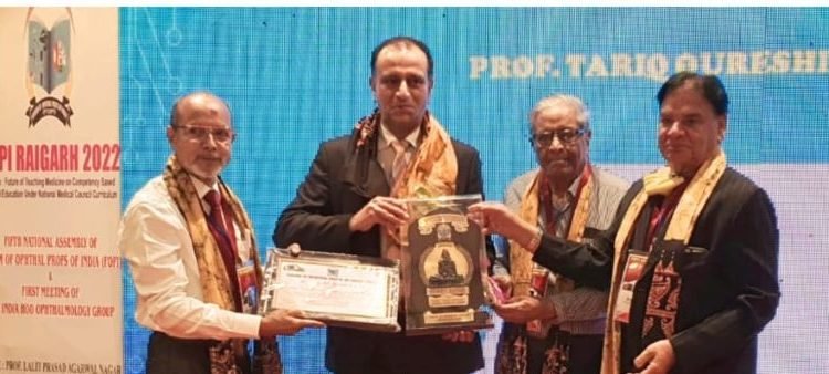 Principal GMC Anantnag receives prestigious "SUSHRUT SAMMAN" Award at Chattisgarh
