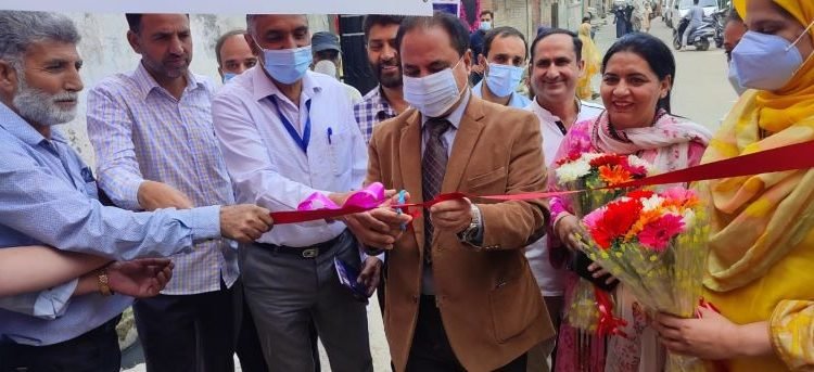 DHSK inaugurates Block Health Mela at UPHC Batmaloo, Srinagar