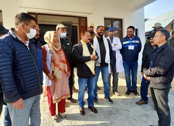Principal Secretary Health Dr Pawan Kotwal visits CHC Drass, Sonamarg