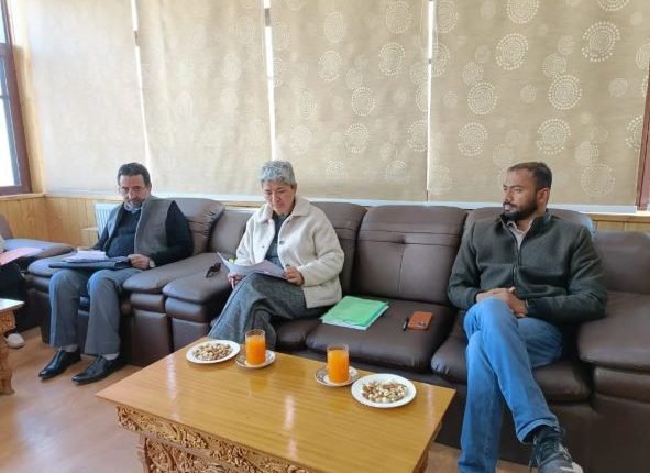 Secretary Padma interacts with faculty members of GDC Drass, visits Anganwadi Centres in Drass