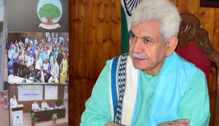 Lt Governor addresses National Seminar on ‘Independent India & Jammu Kashmir’