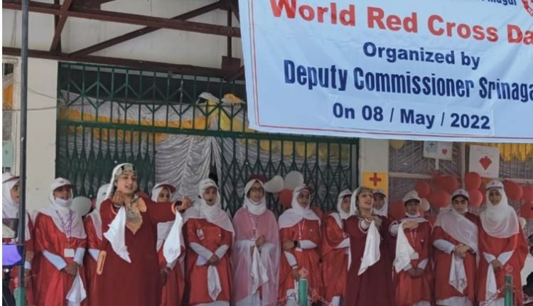 District Admin Srinagar organizes programme on World Red Cross day at Girls HSS Nawakadal