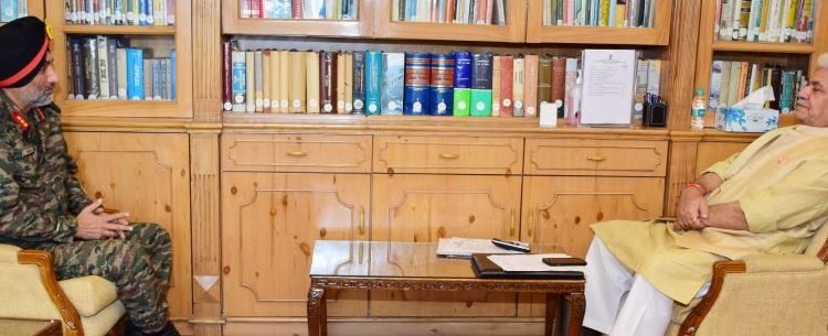 GoC 15 Corps Lt General Amardeep Singh Aujla calls on Lt Governor