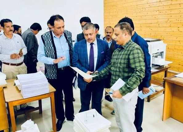 Amit Sharma visits Government Press Srinagar, inspects functioning