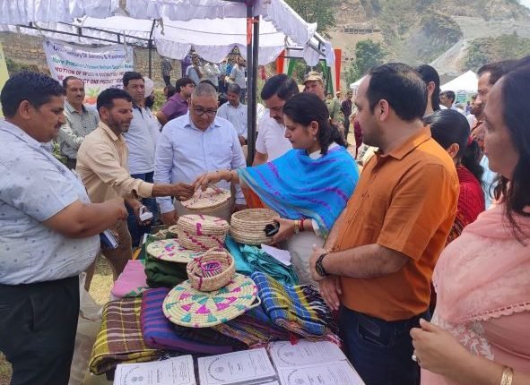 Bakkal Cultural, craft Mela at Bhomag attracts huge rush of visitors