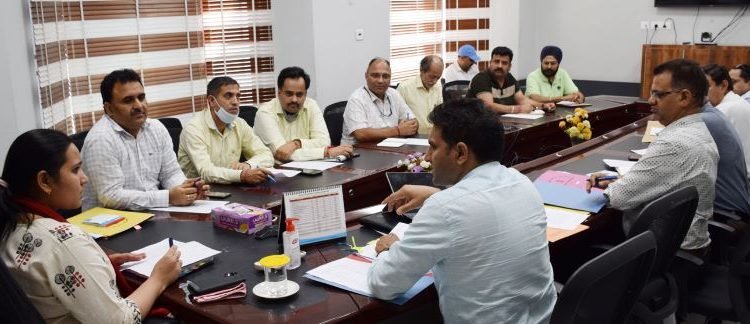 Udhampur : DEO reviews preparedness for DGPC election