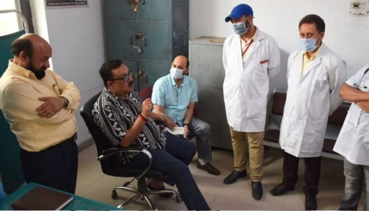 Navin Choudhary inspects health institutions in Ramban; Flags zero tolerance policy on unnecessary referrals