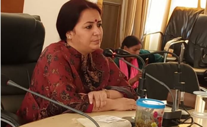 MD JKRLM Indu Kanwal Chib visits Rajouri; Interacts with Self Help Groups