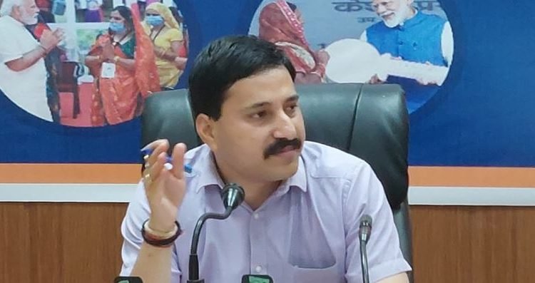 DC Kathua reviews implementation of RDD schemes