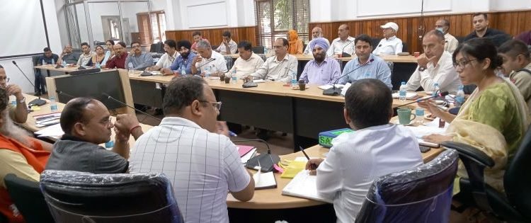 DC Jammu Avny Lavasa reviews arrangements for Amarnath Ji Yatra 2022