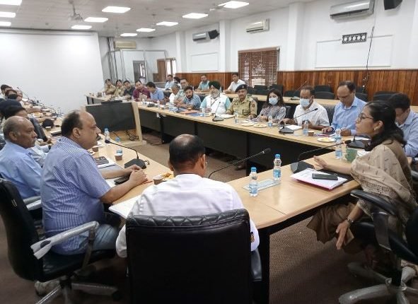 DC Jammu reviews flood protection preparedness ahead of monsoons