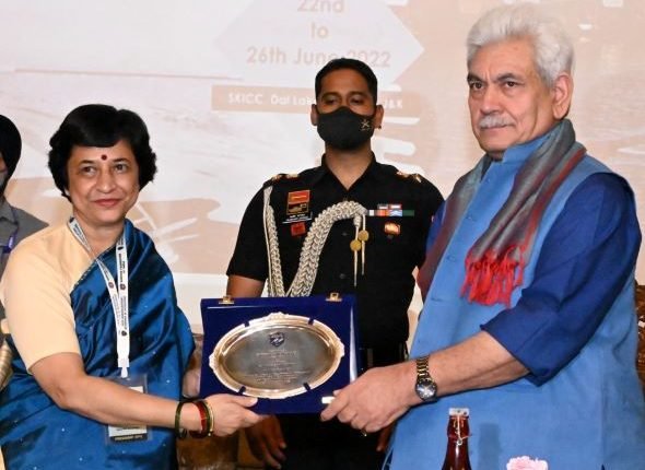 Lt Governor Inaugurates First-Ever National Rowing Championship in J&K