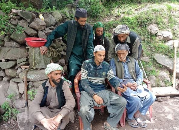 LG urge people to practice yoga for their holistic well-being & deepen a sense of connection between inner consciousness and the external world.