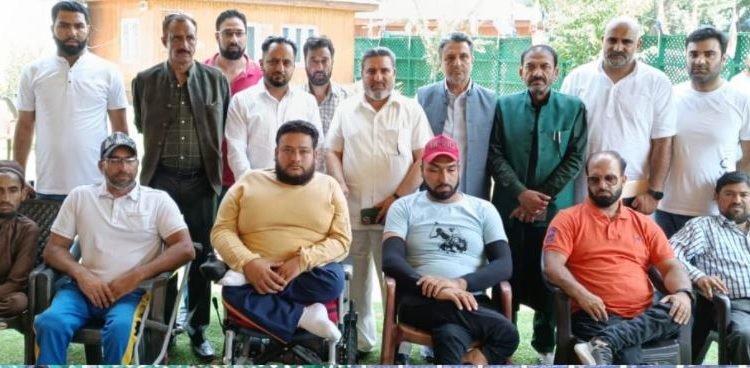 Altaf Bukhari met members of the Wheelchair Cricket Association