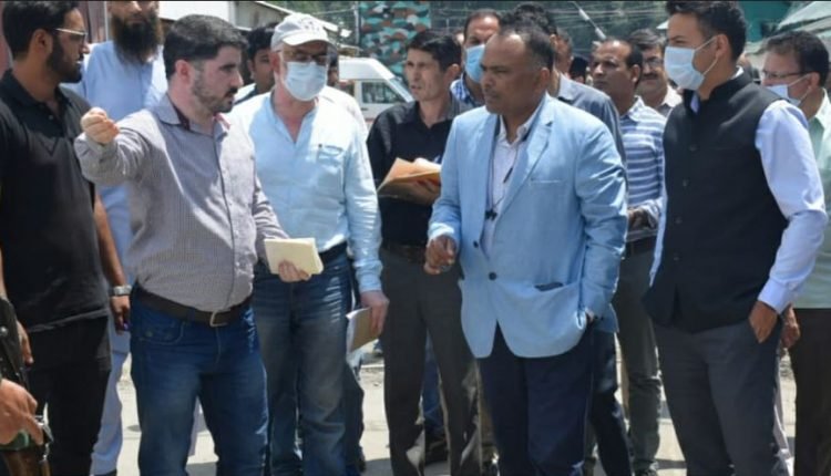 Div Com Kashmir visits Walnut Factory Qazigund & FCI Godown Mir Bazar
