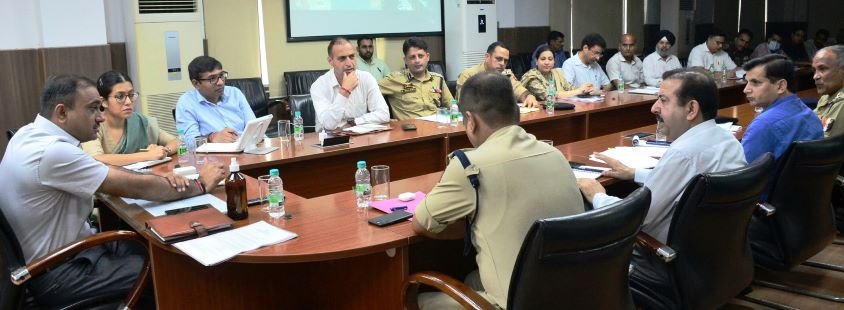 Div Com reviews arrangements for Independence Day celebrations in Jammu Division