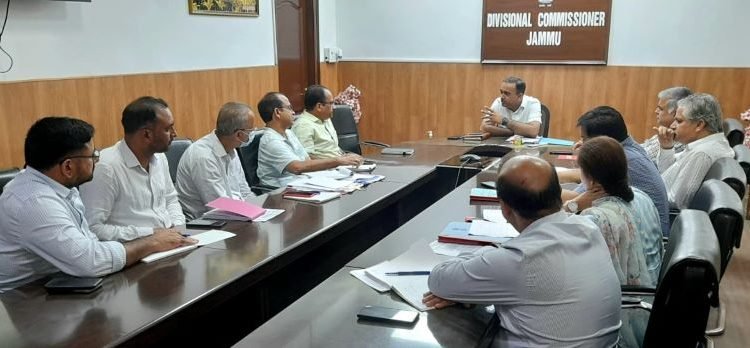 Div Com reviews progress of work on JMRDA Projects