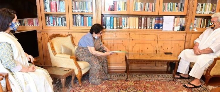 Chairperson, Devki Arya Putri Pathshala High School calls on Lt Governor