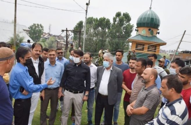 DC Srinagar visits Imambara Zadibal, Hasanabad; Shrine of Mir Araqi to take on spot assessment of arrangements for Muharram-ul-Haram