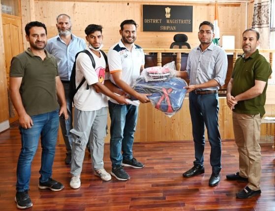 DC Shopian distributes Wushu equipment among athletes under “Nasha Mukt Bharat”